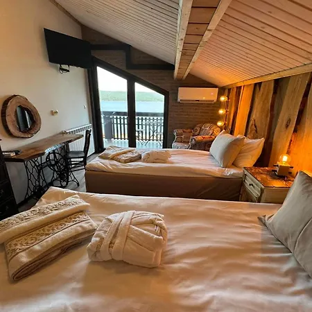 Iskar By Bookvillabg *