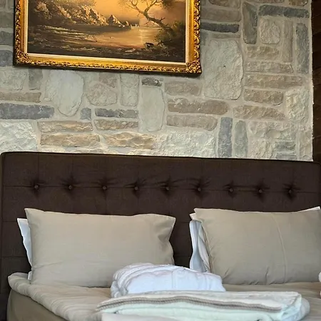 Iskar By Bookvillabg Shtarkelovo Gnezdo