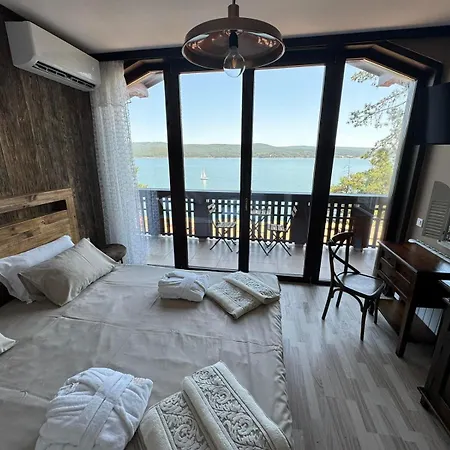 Iskar By Bookvillabg * Shtarkelovo Gnezdo