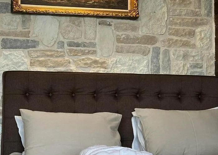 Iskar By Bookvillabg Shtarkelovo Gnezdo